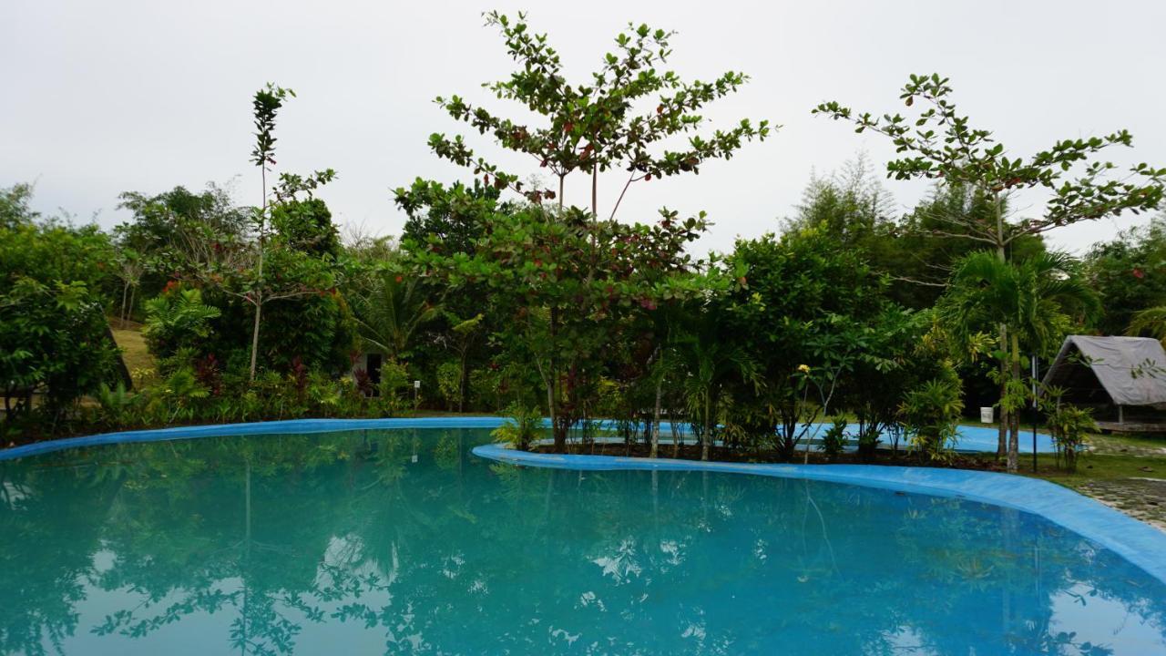 "D'Bamboo Kamp" Desa Wisata Ekang ラゴイ エクステリア 写真